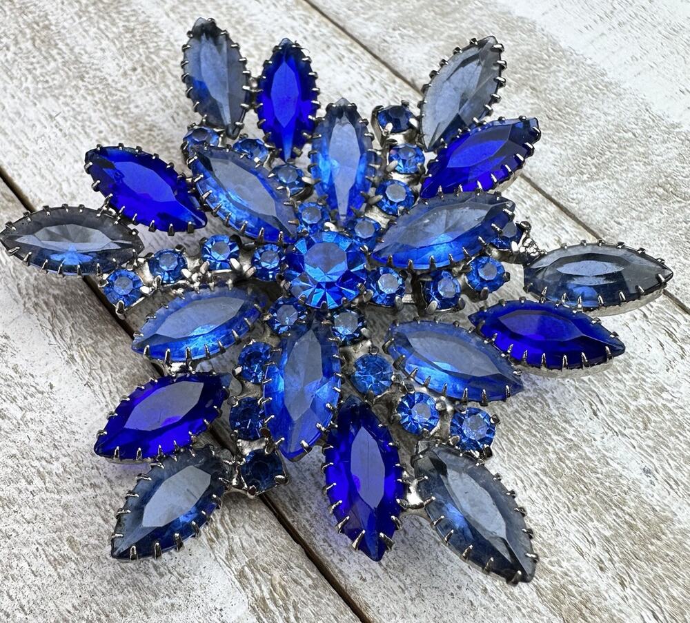 Vintage Large Designer Blue Rhinestone Marquise Prong Set Layered Brooch Pin